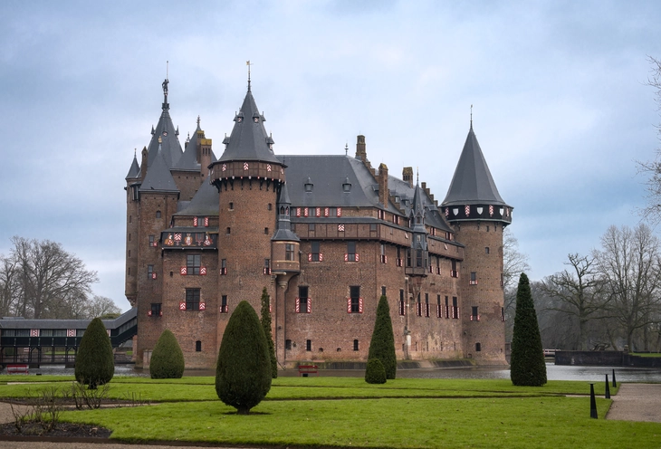 Kasteel de Haar: A Fairy-Tale Castle in the Netherlands